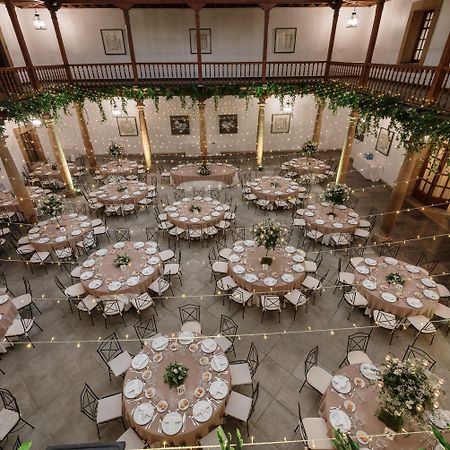 유로스타 호텔 드 라 레콘키스타 오비에도 외부 사진 The interior of the venue