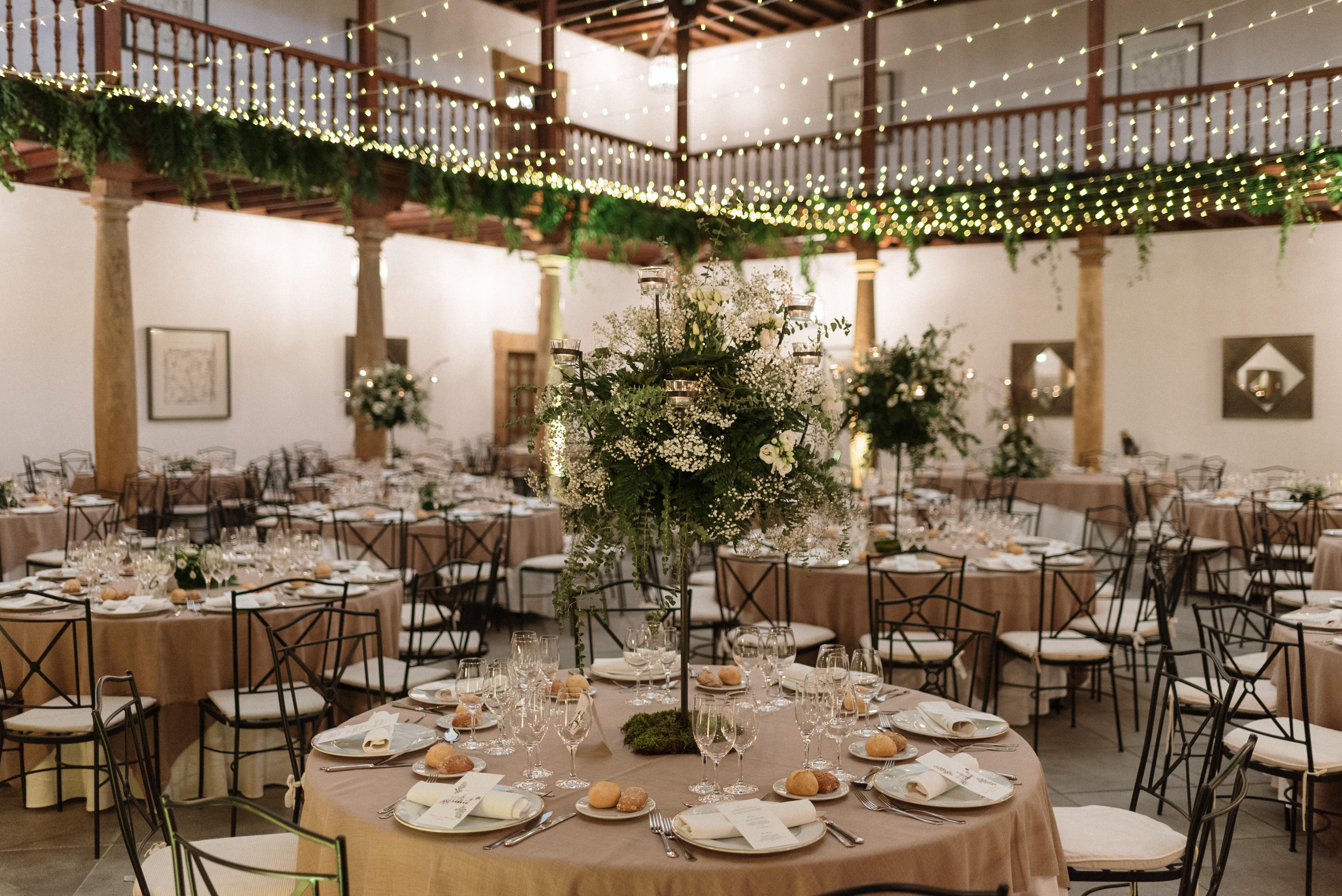 유로스타 호텔 드 라 레콘키스타 오비에도 외부 사진 A typical wedding reception