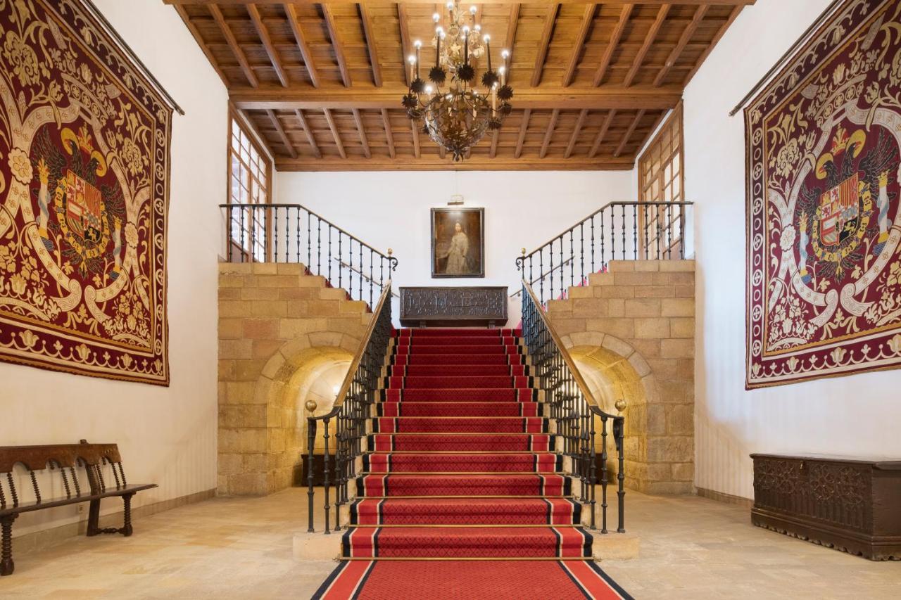 유로스타 호텔 드 라 레콘키스타 오비에도 외부 사진 The interior of the hotel