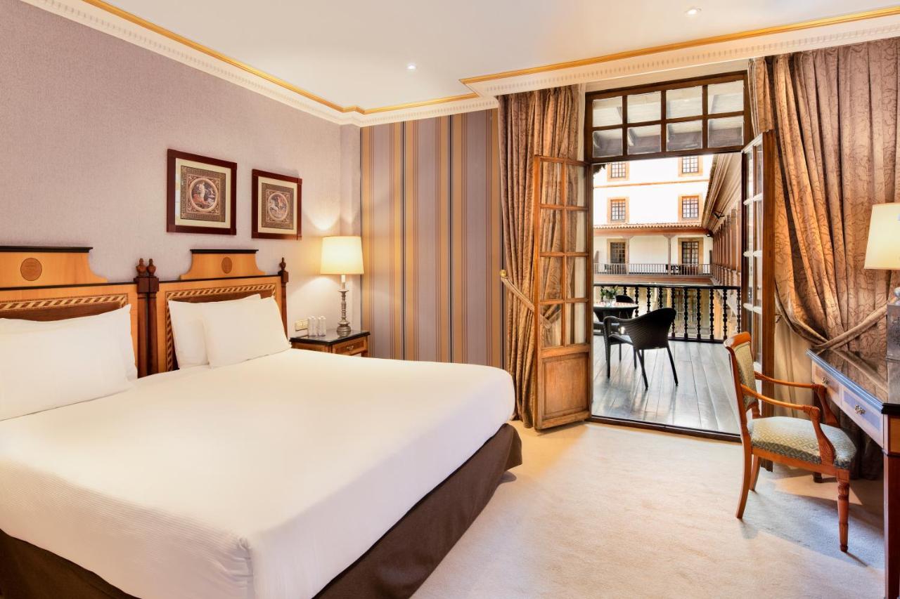 유로스타 호텔 드 라 레콘키스타 오비에도 외부 사진 A room at the hotel