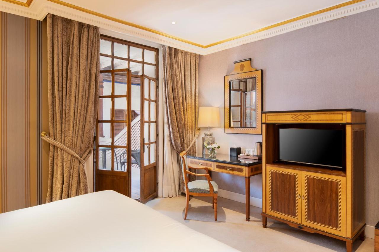 유로스타 호텔 드 라 레콘키스타 오비에도 외부 사진 A room at the hotel