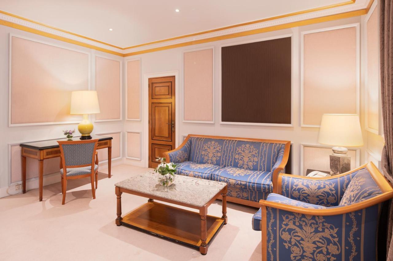 유로스타 호텔 드 라 레콘키스타 오비에도 외부 사진 A suite at the hotel