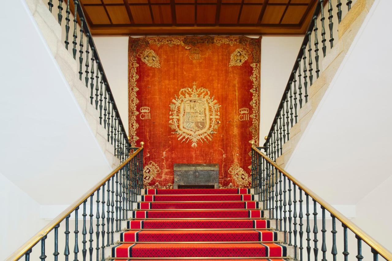 유로스타 호텔 드 라 레콘키스타 오비에도 외부 사진 The Royal Carpet