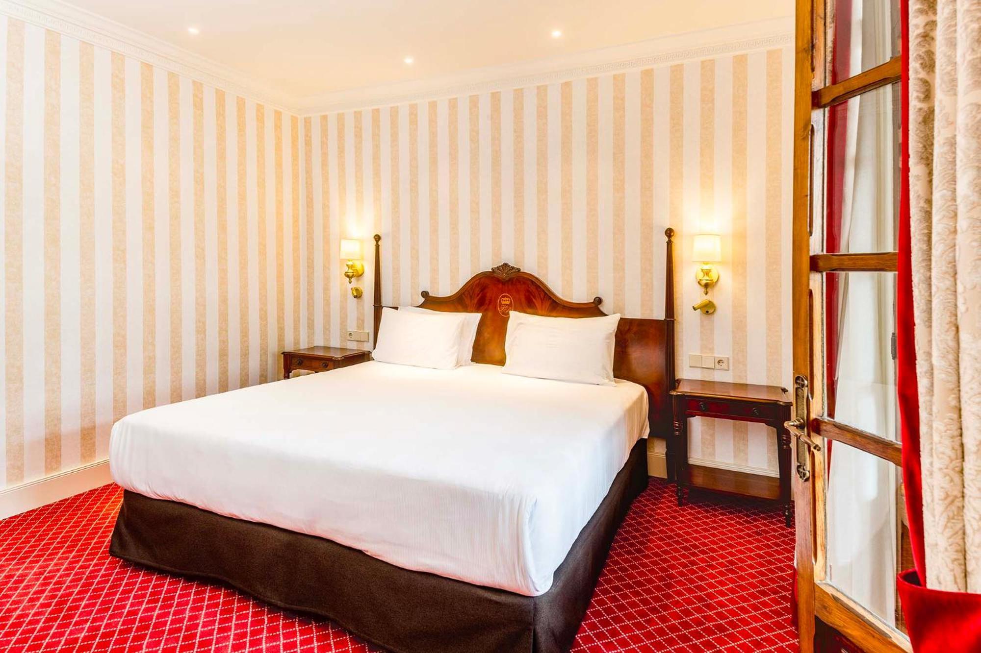 유로스타 호텔 드 라 레콘키스타 오비에도 외부 사진 A bedroom at the hotel