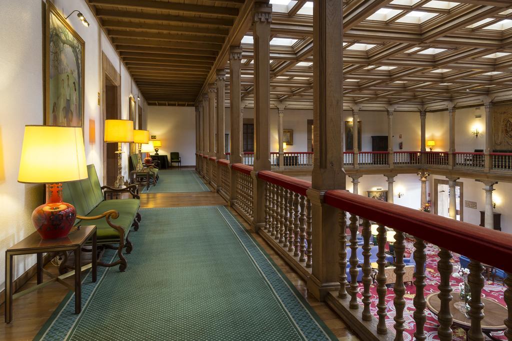 유로스타 호텔 드 라 레콘키스타 오비에도 외부 사진 Interior of the hotel
